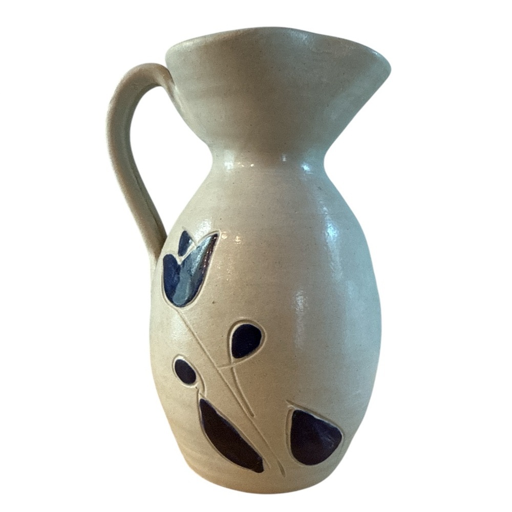 *Vintage Williamsburg Pottery Salt Glaze Pitcher with Cobalt Blue Flower Design